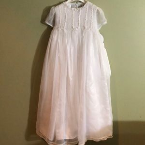 Sarah Louise Baby Girls’ Formal Gown with Matching Bonnet – White (12 Months)